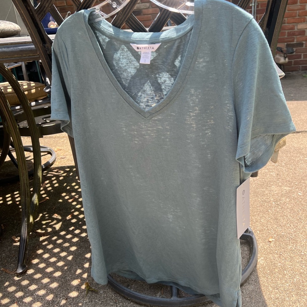 Athleta Breezy Scoop V Neck Short Sleeve Tee in Oxidized Green large